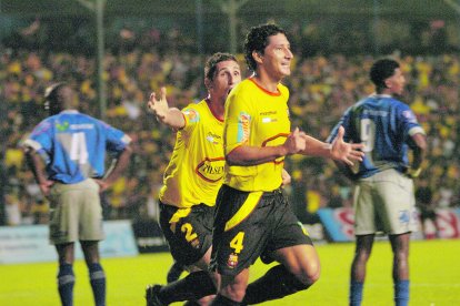 El exdefensa Raúl Noriega celebra el gol que le marcó a Emelec en un empate 1-1 del 2007.