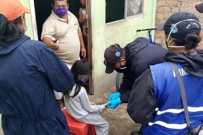 Los niños y las mujeres en estado de gestación son los más contagiados de coronavirus.