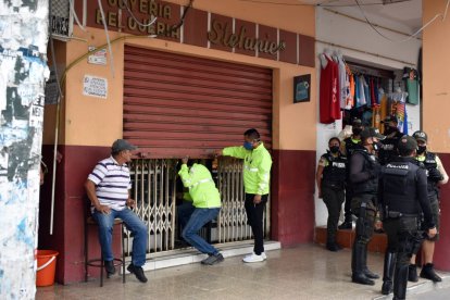 Los agentes llegaron al local perjudicado para las indagaciones correspondientes.