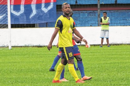 Johan ‘Matador’ Mina, centro- delantero con amplio recorrido en equipos de Los Ríos.

Estadio Siete de Octubre 



Agencia (ag-rios)