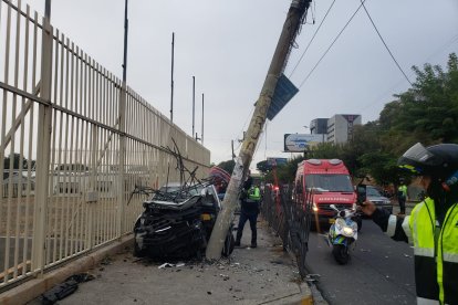 El accidente de tránsito se dio en la avenida Carlos Julio Arosemena, norte de Guayaquil.