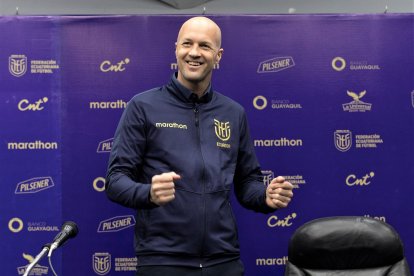 Una verdadera telenovela es el tema del entrenador Jordi Cruyff con la Tricolor.