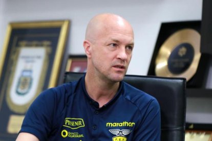 Una verdadera serie de televisión es Jordi Cruyff y su intento por ser DT de Ecuador.