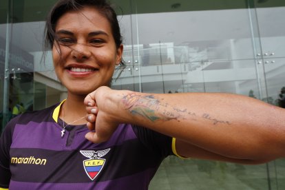 Andrea Vera tiene tatuada en su antebrazo izquierdo la fecha de clasificación al Mundial Canadá 2015.