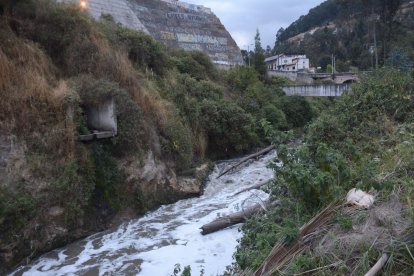 La contaminación del río que atraviesa la capital, lleva décadas. (Referencial)