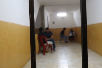 Los internos de los diferentes centros deben ser atendidos por psicólogos.