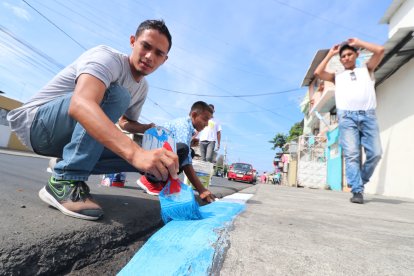 Los moradores de la 34 y Chambers ultiman detalles para el programa que efectuarán el sábado en homenaje a la Perla del Pacífico.