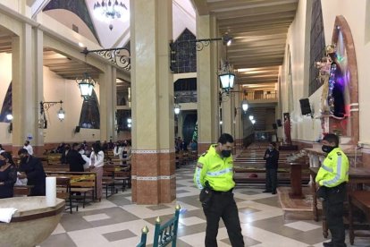 La ceremonia de bautizos estaba por comenzar cuando fue suspendida.