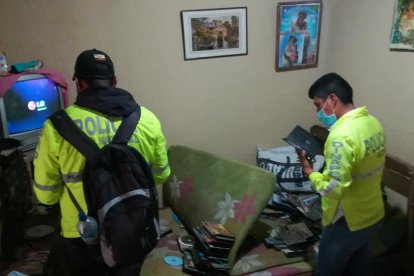 Los policías ingresaron a la casa y hallaron algunas evidencias del supuesto delito.