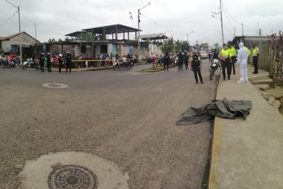 Luego del crimen, sospechoso amenazó con dispararse para que no lo detengan.