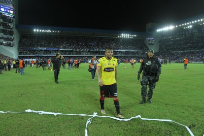  Mario Pineida ha tenido un buen año con la camiseta del Ídolo. Actualmente se recupera de una lesión en su brazo. 