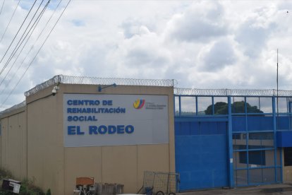  Uno fue recapturado. La Policía emprende un operativo para capturar a los otros dos.  