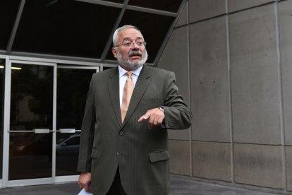 El abogado Jorge Acosta asumió la defensa de la familia Bucaram Pazmiño.



26  de febreo de 2020

KARINA DEFAS 

Agencia (ag-expreso ag-extra ag-quito)