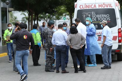 Daniel Salcedo fue llevado  en una ambulancia del Ministerio de Salud Pública. Policías del Grupo de Intervención y Rescate y de la Dirección General de Inteligencia custodiaron su traslado a la cárcel de la capital.
GERARDO MENOSCAL
Agencia (ag-expreso)