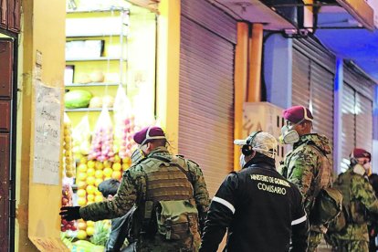 Los operativos para controlar el cumplimiento de toque de queda se realizan en la capital.