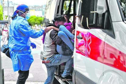 La joven sufrió el quebranto de la salud y fue llevada a un hospital