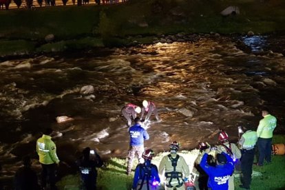 El cuerpo fue llevado al Centro Forense de Cuenca, donde se aguarda a los familiares o conocidos de la víctima.