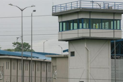Policías e internos se dieron bala en la Penitenciaria de Guayaquil