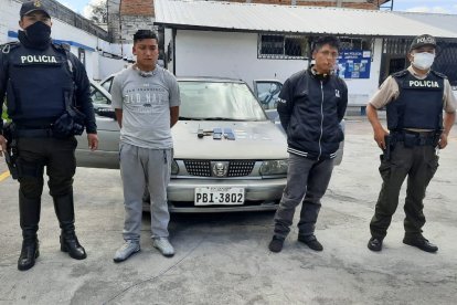 Los detenidos solían amedrentar a sus víctimas con un cuchillo.