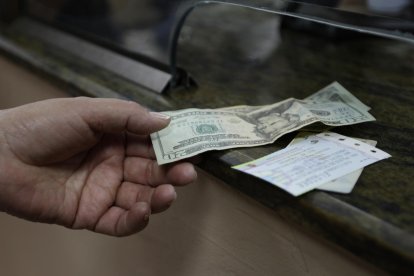  Los interesados deberán acercarse a las Delegaciones Electorales en las 24 provincias del país con la copia de la cédula de identidad.  