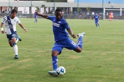  Brayan Angulo llegó hace menos de tres meses al Cruz Azul. 