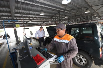  Se realizará la revisión en tres centros de atención de la ciudad. Se esperan alrededor de 300.000 vehículos. 