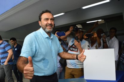  El presidente del Bombillo, Nassib Neme, dijo a este periódico que están “analizando una docena de entrenadores”. 