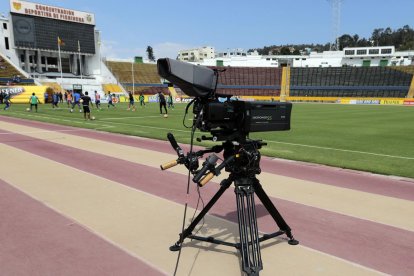  GolTV firmó el año pasado un contrato con la FEF, que preside Carlos Villacís, pero la demanda de un político local que logró el aval de la justicia ecuatoriana anuló dicho contrato. 