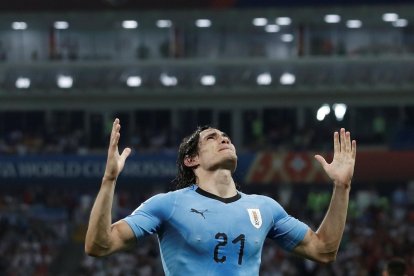  Edinson Cavani abrió el marcador en Sochi.  