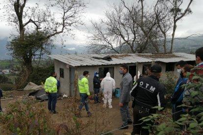 olicías y militares acudieron al sitio de la desgracia.