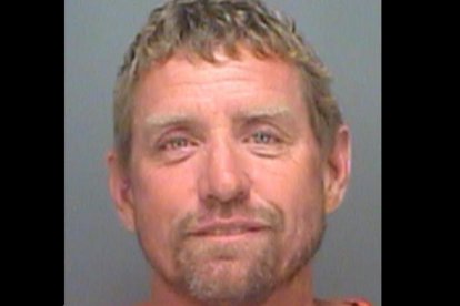 Jason Copenhaver, de 47 años, aseguró a un niño, tras escupirle, que lo había contagiado de coronavirus.