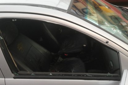 En este vehículo se movilizaba Carlos Alfonso Fuentes Gómez cuando fue asesinado.