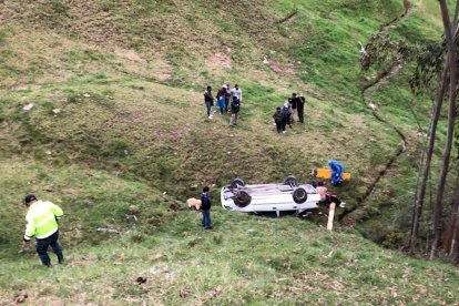 En este estado quedó el vehículo tras el volcamiento.