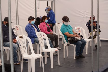 Las atenciones de pacientes respiratorios no han parado en el IESS del Sur. La Unidad de Cuidados Intensivos sigue a tope.
