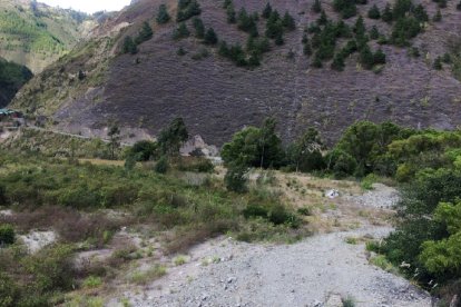 El material pétreo del sector la Josefina, en Azuay, ayudará a la obra pública de algunos municipios.