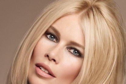 La mujer tiene actualmente 49 años de edad y comenzó su carrera en 1989.