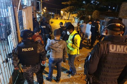 Los allanamientos se realizaron en Guayaquil y Quevedo. Participaron policias del GIR, UMO y DGI.