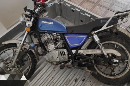 La motocicleta en la que se movilizaba el guardia fue localizada.