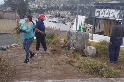 Los vecinos realizan tareas semanales desde hace más de un mes.