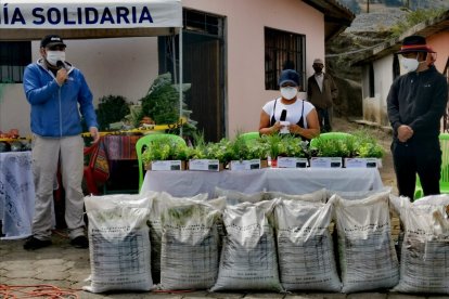 En las comunidades de Cayambe se entregaron 5.000 matitas.
