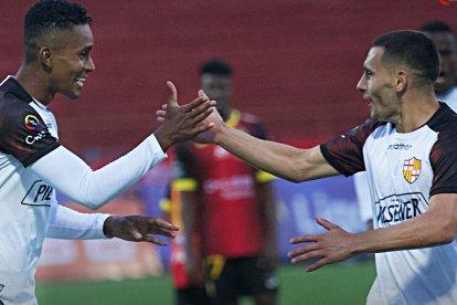 Los Martínez forman una dupla goleadora en la delantera del equipo canario.