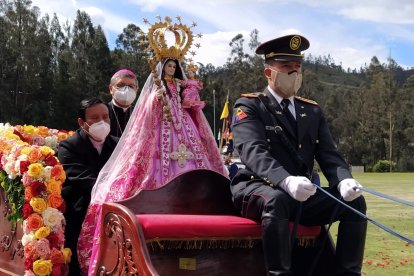 Con la sagrada imagen se hizo una bendición aérea por diferentes localidades.