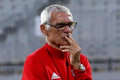 El argentino Héctor Cúper es candidato para dirigir a Ecuador.