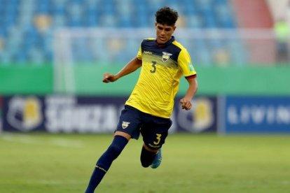 Un millón de dólares pagó el club argentino Talleres por el 50% del pase de Piero Hincapié.