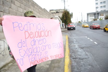 Sexoservidoras realizaron un plantón para exigir la destitución de la presidenta.