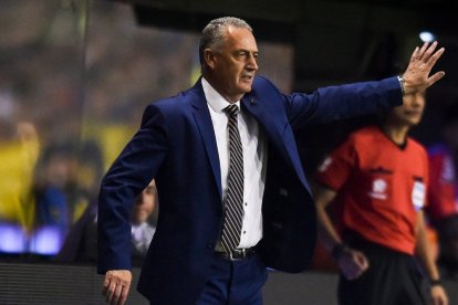 Gustavo Alfaro apareció a última hora y es el candidato más opcionado para la Tricolor.