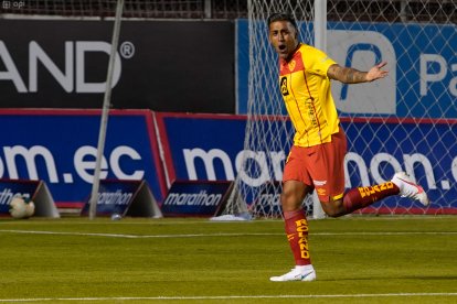 Sergio López festeja el gol que abrió el marcador.