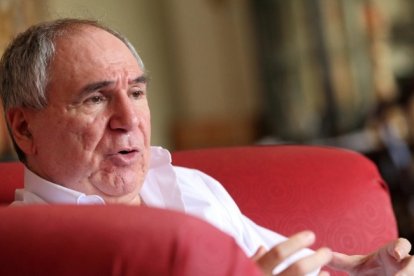 Referencial. Acorde a los tuits de los abogados de Bucaram, él habría sufrido un infarto.