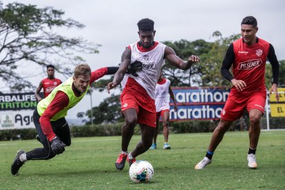 Barcelona listo para jugar el sábado 29 de agosto ante Olmedo en el Monumental.