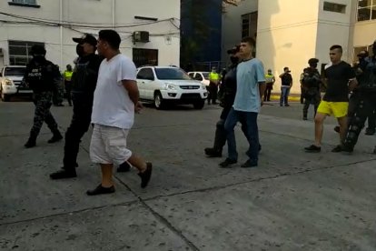 Catorce personas fueron detenidas en varios allanamientos en el Puerto Principal, mientras que otros 10 implicados se encontraban recluidas en la 'Peni'.